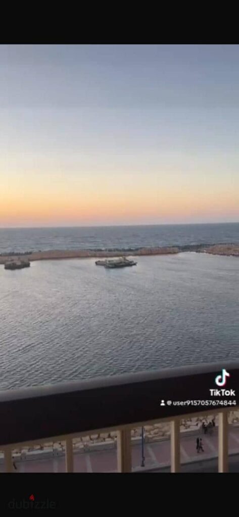 شقه مفروشه فاخره للايجار اليومي ب السرايا بحر مباشر 0