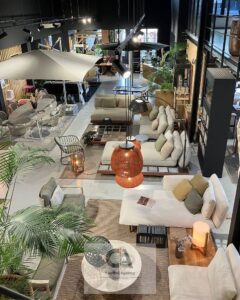 معرض اثاث للايجار 400م _ ارضي _ واجهة _ التسعين الشمالي _ التجمع الخامس 400,000 ج.م