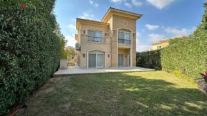 فيلا مستقلة للبيع متشطبة بالكامل وجاهزة للاستلام والمعاينة بكمبوند ستون بارك التجمع بجوار كمبوند قطامية هايتس وتوكيلات مرسيدس و دقائق من المطار 34,000,000 ج.م