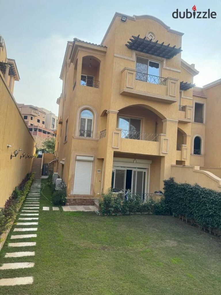 تاون هاوس كورنر للبيع تشطيب فاخر في كمبوند لينا سبرنج دقائق من الجامعة الأمريكية 0