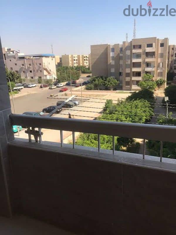 شقة للبيع بالمتميز، مدينة الشروق،تصلح تمويل عقارى مالك اول 0