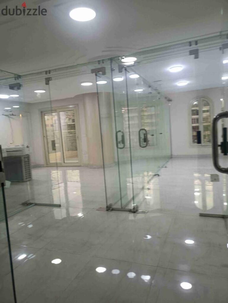 مكتب للايجار في شارع الثوره الرئيسي مساحه 350متر رخصه اداري موقع مميز جدا 0