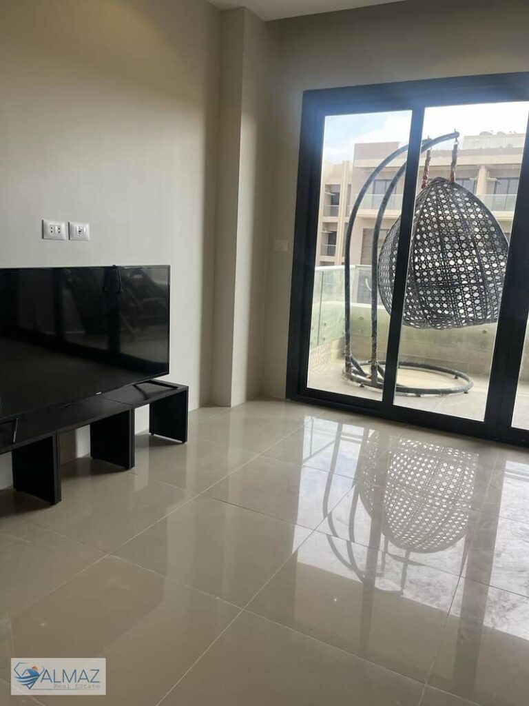 *شقة فاضيه للايجار في كمبوند ذا ادريس ايست في التجمع الخامس*قريب من شارع التسعين الجنوبي سهولة الوصول لمحور محمد نجيب والطريق الدائري قريب من كايرو في 0