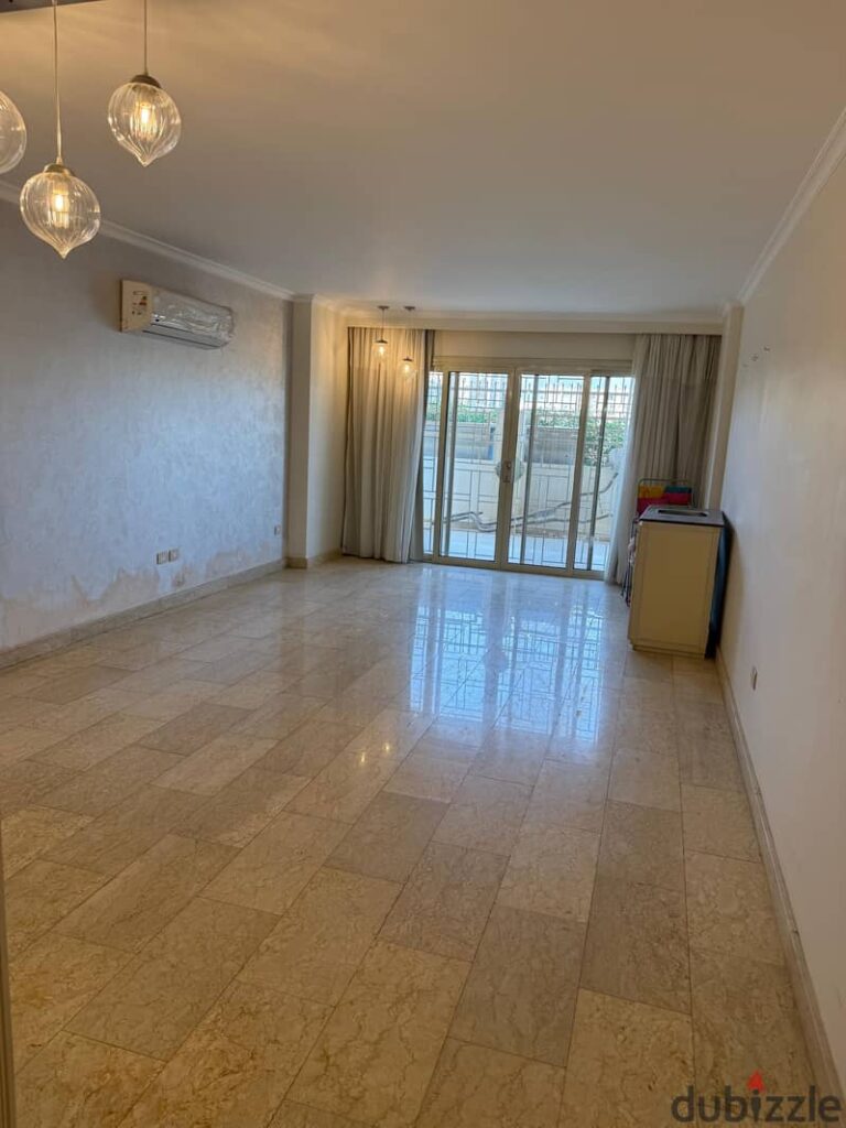 للبيع شقة 175م وجنينة 90م ارضي مرتفع كمباوند تيجان وادي دجلة 0