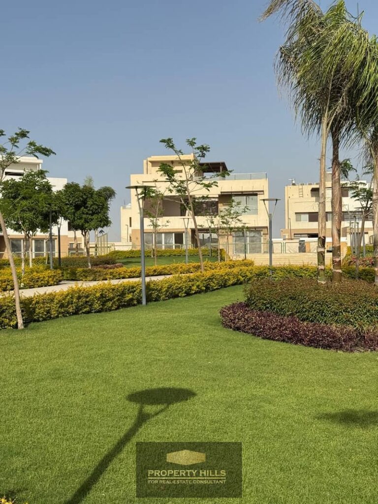 للبيع توين هاوس استلام فوري تلت تربع تشطيب في منطقه بالم هيلز دقيقين من محور 26يوليو 0