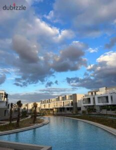 شقه بجاردن للبيع بارقي موقع داخل الكمبوند استلام فوري في كمبوند جولز بسعر مش هيتكرر في قلب التوسعات الشرقيه بجوار بالم هيلز 5,500,000 ج.م