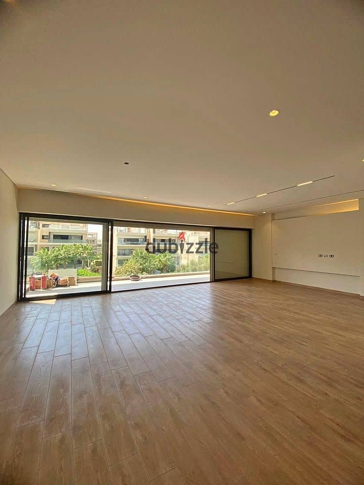 للسكن الفوري اخر شقة متشطبة بجاردن في بيفرلي هيلز الشيخ زايد 0