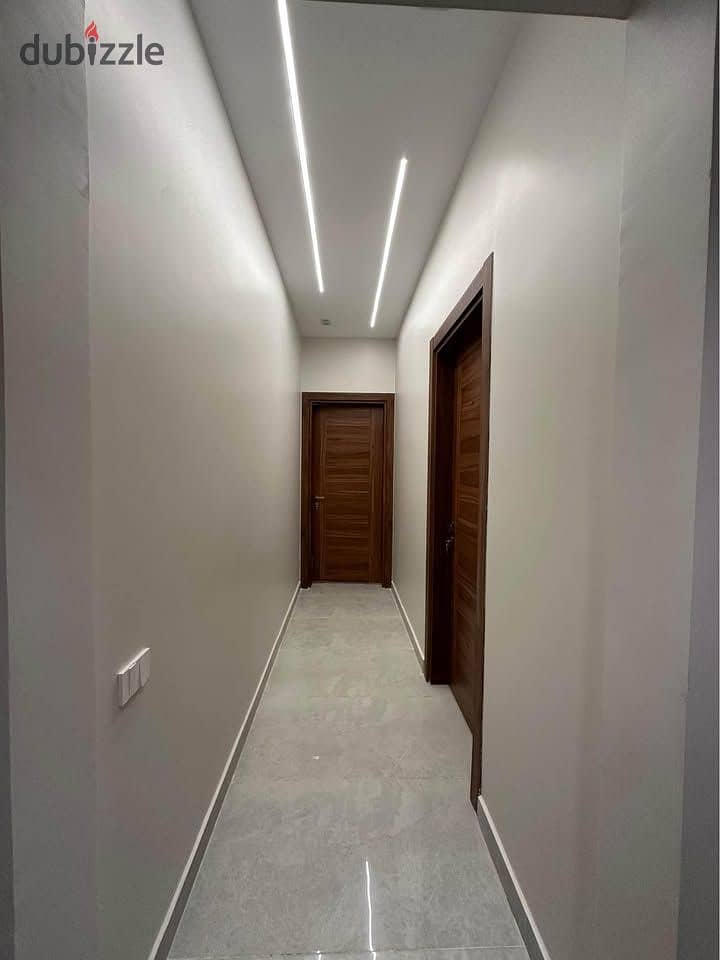 استلم فوري شقة متشطبة بالتكييفات والمطبخ في بيفرلي هيلز الشيخ زايد 0