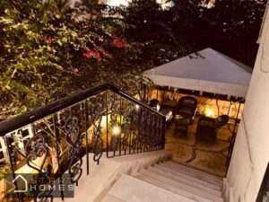 فرصة مميزه شقه للايجار مفروش لمحبين الارضي بجاردن – تشطيبات خاصة – فرش مجهز – بحالة ممتازه – المرحلة العاشرة- خطوات من افينيو مول 40,000 ج.م