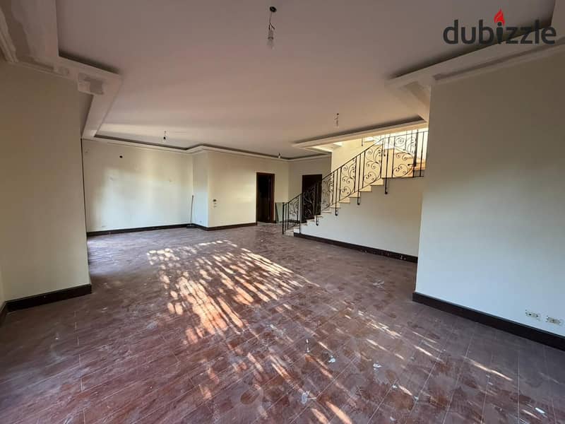 دوبلكس فاخر للبيع بحديقة خاصة وتشطيب كامل – جاهز للسكن في كمبوند كازا 0