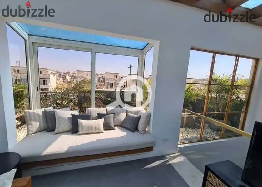 بالسعر القديم بنتهاوس بنصف الثمن 205م استلام فوري عالمفتاح ب كمبوند ( ماونتن فيو ) اي سيتي القاهرة الجديدة بالقرب من بالم هيلز علي اللاجون مباشرة 0