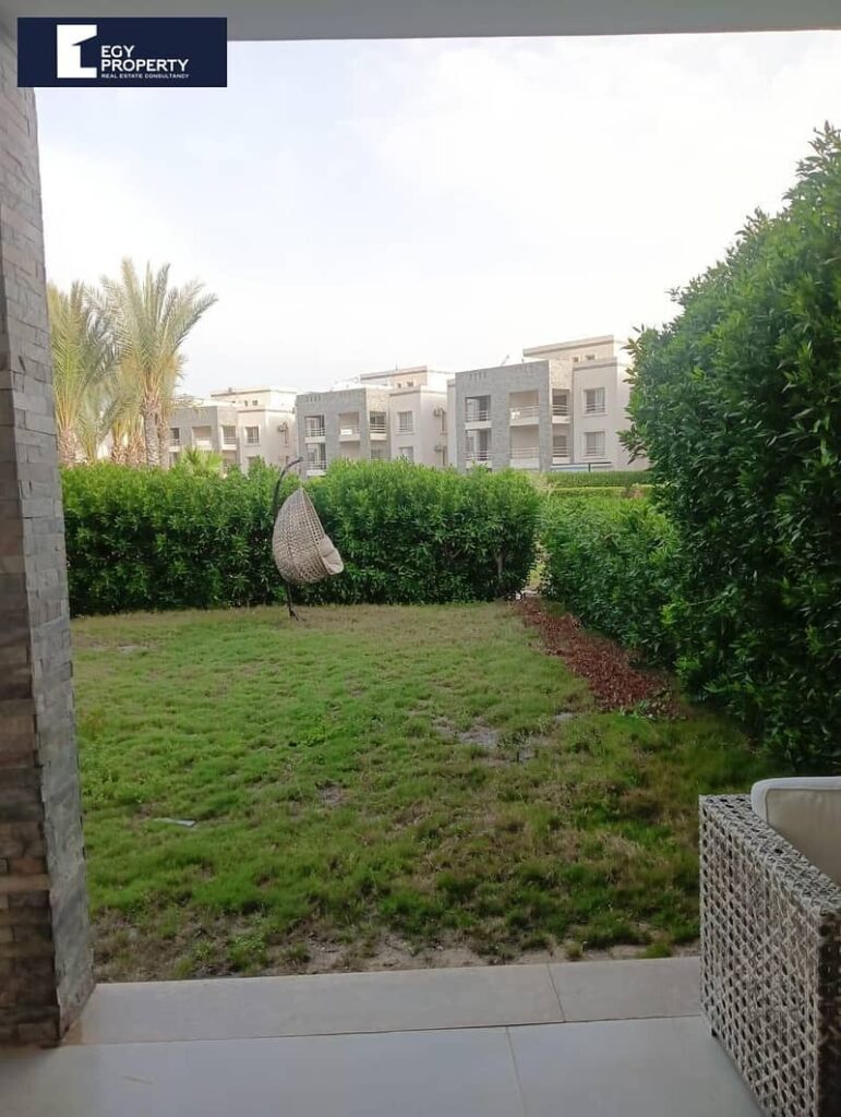 بموقع خيالي شالية بحديقة خاصة متشطب و مفروش جاهز للسكن للبيع في امواج - الساحل الشمالي 0