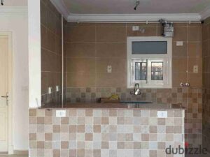 شقه 107م إيجار فاضي مدينتي B12 اول سكن مكونه من 2 نوم و 2 حمام بها غاز طبيعي 15,000 ج.م