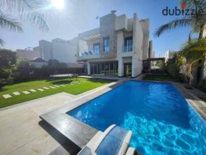 فيلا فوري 556م + 425م جاردن علي محور 26 دايركت في الشيخ زايد بجوار فيرست هايتس 11,150,000 ج.م