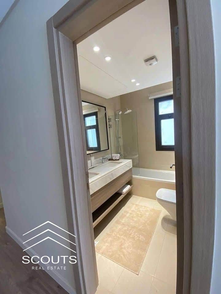 شقة  للبيع  كورنر متشطبه  168 متر ( استلام فوري ) في كمبوند لافيستا باتيو اورو التجمع  الخامس  سعر قديم  من الشركة  و بالتقسيط 0