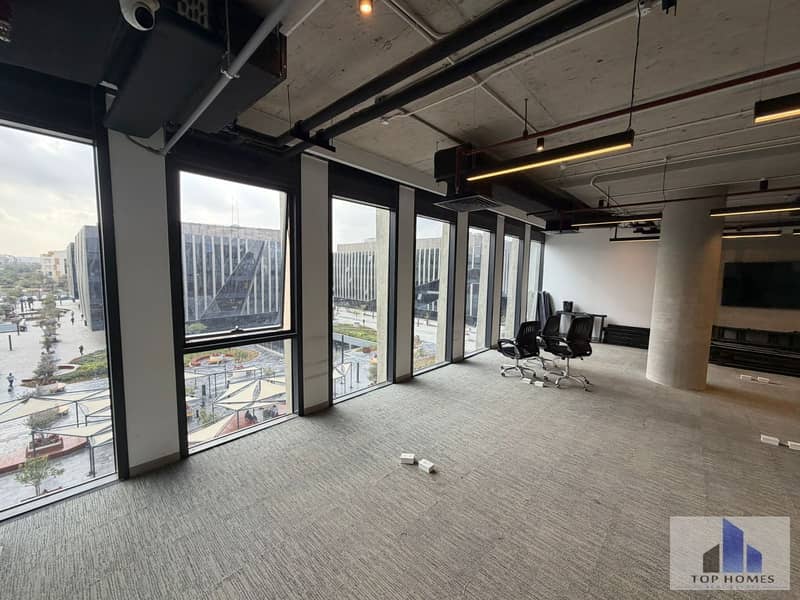 مكتب إداري للإيجار بمساحة 245 متر تشطيب بالتكييفات في إيستاون القاهرة الجديدة - التجمع الخامس Eastown district New Cairo - EDNC 0