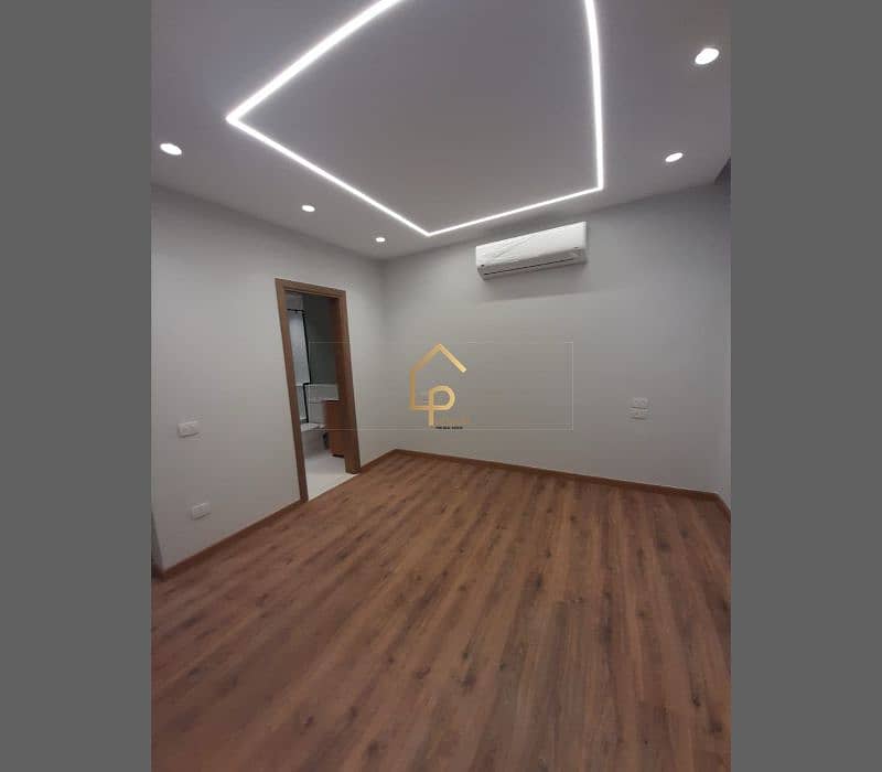 شقة للإيجار في بيفرلي هيلز – كورتيارد سوديك، بالقرب من كازا وويستاون، وعلى بُعد 15 دقيقة من بالم هيلز بالم باركس، نيو جيزة، وماونتن فيو. 0