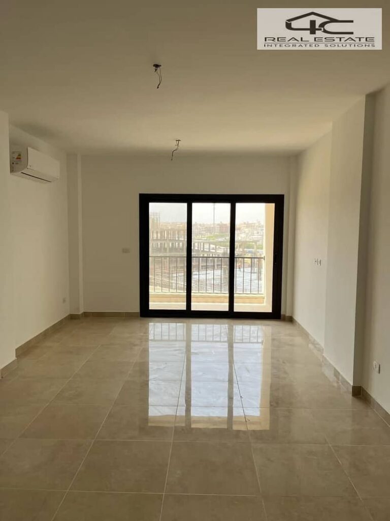 شقة للايجار 180م 3 غرف تشطيب الترا سوبر لوكس بالتكيفات و المطبخ  في المراسم فيفث سكوير التجمع الخامس القاهرة الجديدة 0