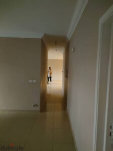 شقه 240م للإيجار بجوار خدمات البي 8 مدينتي 35,000 ج.م