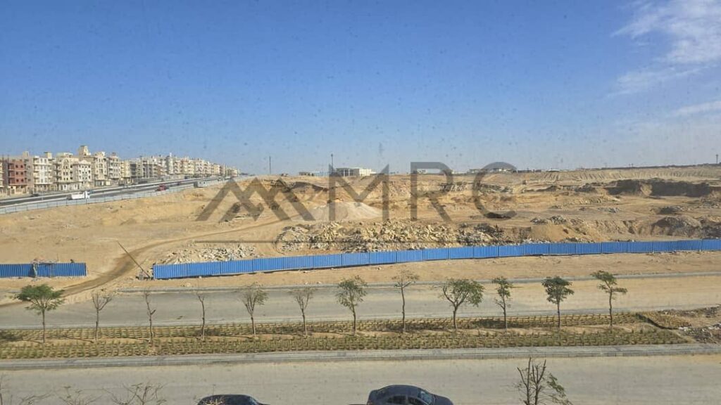 Office for sale in Saada Strip Mall, New Cairo, 47 sqm, 2nd floor, Core & Shell, prime commercial location, delivery 2027, great investment. 0