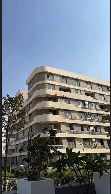 بأقل من سعرها شقة بنصف الثمن استلام فوري عالمفتاح في كمبوند ( بلوم فيلدز ) بالقاهرة الجديدة جاهزة للمعاينة والاستلام واقساط ع 10 سنوات بأقل مقدم 0