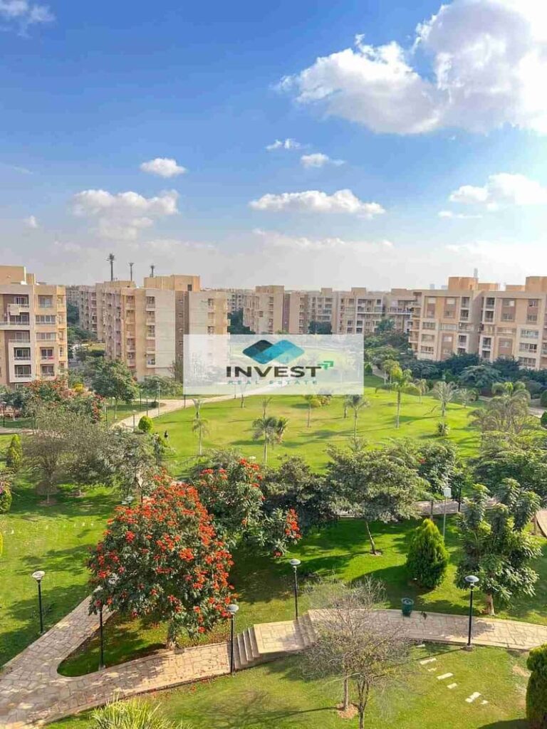 للبيع 200 متر بسعر مميز جدا  في مدينتي B11 فيو مفتوح علي اكبر وايد جاردن تشطيب كامل اول سكن  بجوار الخدمات مباشره 0