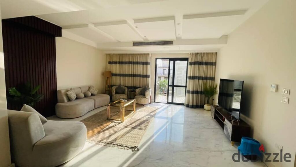 شقة مفروشة بالكامل في Westown Sodic – d شقة فندقية يومي  • مساحة ١٥٢ متر • غرفتين نوم (واحدة ماستر) • مكيفة بالكامل • تقع في The Courtyard – ا 0