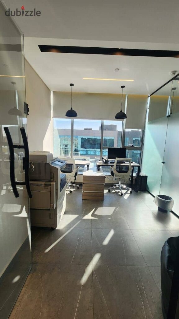 مكتب مفروش للإيجار في إسبانا بلازا – مساحة 70م 0