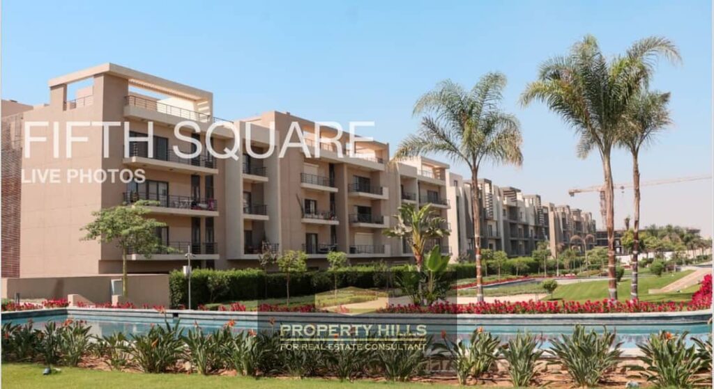 شقة 121م للبيع في جولدن سكوير التجمع الخامس متشطبة الترا سوبر لوكس بالتكيفات استلام فوري وفيو لاندسكيب رائع برايم لوكيشن في fifth square بالتقسيط 0