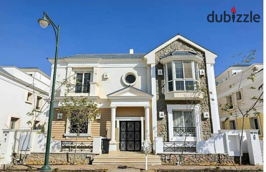 لسرعة البيع بالسعر القديم فيلا متشطبه بالكامل عالمفتاح ف كمبوند ( ماونتن فيو 4) بأكتوبر  بأقل مقدم واقساط ع 10 سنوات عاين الان واستلم 0