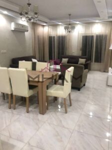 شقة للإيجار مفروش في كمبوند ليلة يقع في قلب شارع التسعين الشمالي، بالقرب من الجامعة الأمريكية والجامعة المستقبل، والمراكز التجارية والخدمية الهامة. 45,000 ج.م