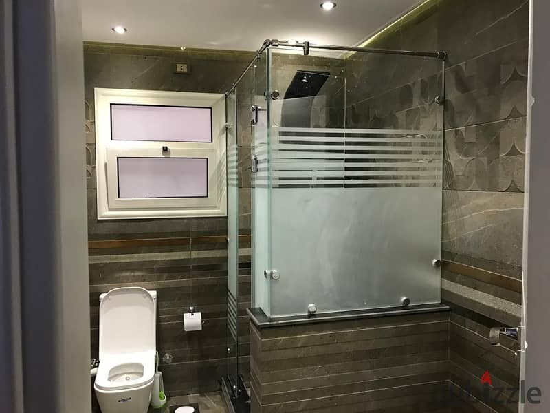 للبيع تشطيب خاص 131م  بالرحاب خلف النادى دور متكرر اسانسير لوكيشن مميز 0