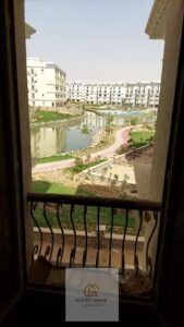 شقة للبيع في ماونتن فيو هايد بارك موقع مميز تشطيبات خاصه 8,500,000 ج.م