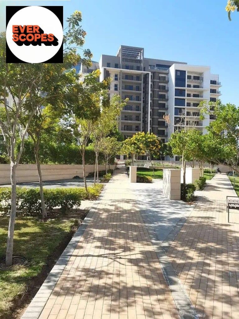 شقة للبيع متشطبة  في زيد ويست بالشيخ زايد 0% مقدم على 8سنين 0