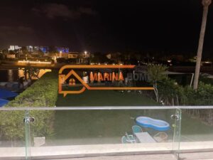 يلا للبيع مارينا ٥ الساحل الشمالى اول صف بحيرة صخرية بحرى صريح 35,000,000 ج.م