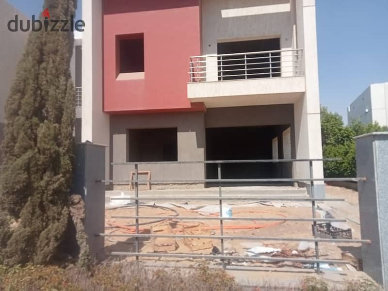 للبيع فى مدينتى فيلا نموذج I مودرن نصف تشطيب داخلى 0