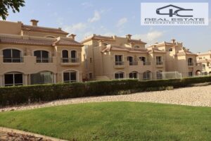 للبيع باقل سعر موجود ف الماركت فيلا ريسيل Over Wide Landscaspe and pool view-لافيستا سيتي بتقسيمه مميزه جدا جاهز للمعاينه 25,000,000 ج.م