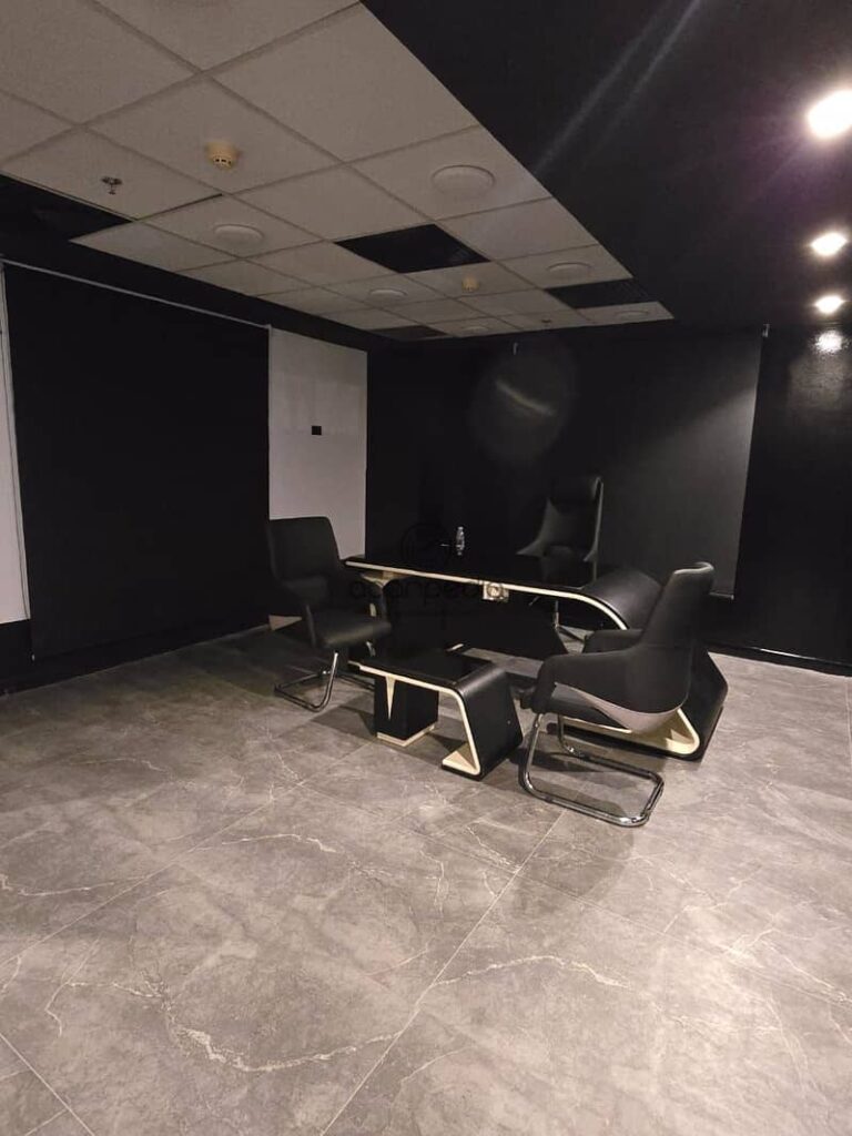 مكتب فخم للإيجار بالتجمع الخامس – مركز المدينة التجاري 0