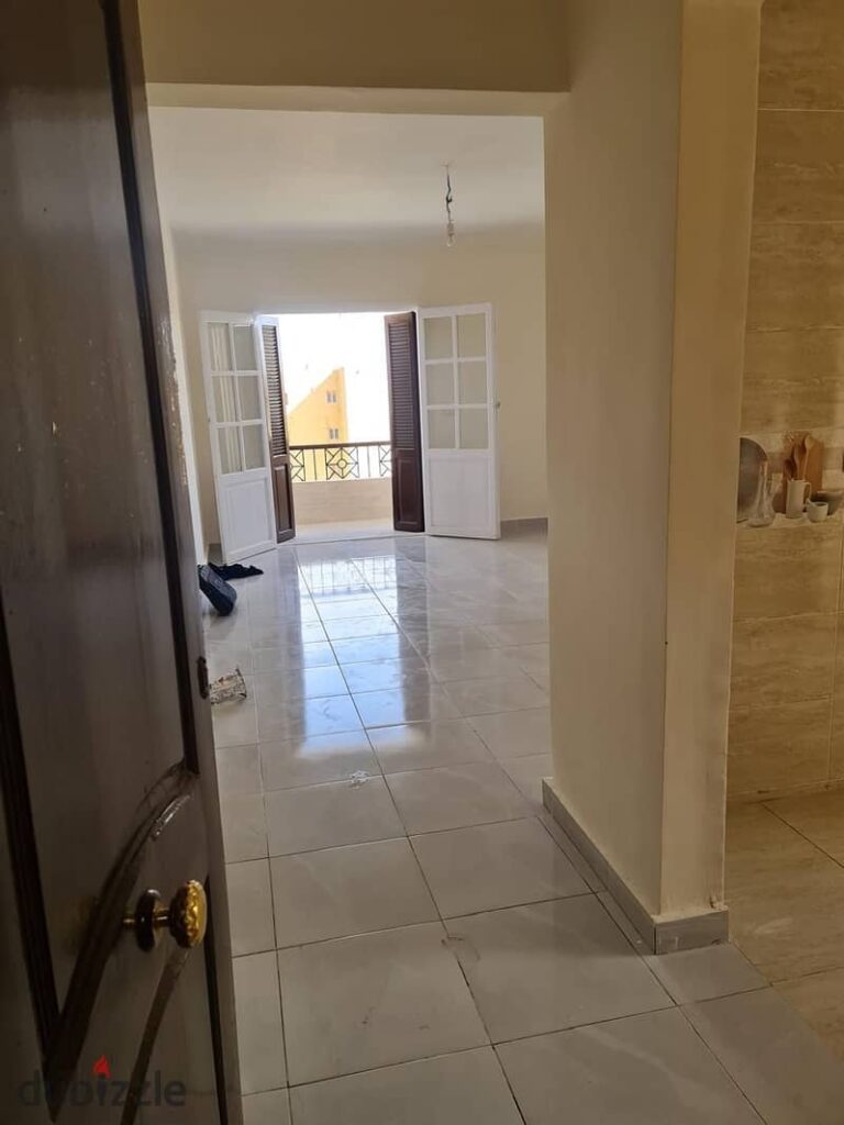 شقة للبيع في حدايق اكتوبر بجور جامعة زويل 0