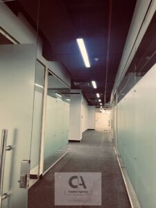 . مكتب اداري للإيجار 700م متشطب بالتكيفات في مول الداون تاون- التجمع الخامس 1,085,700 ج.م