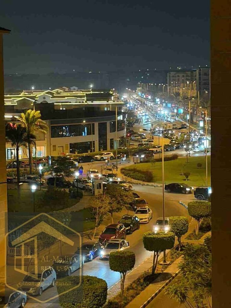 امتلك شقة 89 متر في الرحاب ٢ امام السوق الشرقي مباشرة 0