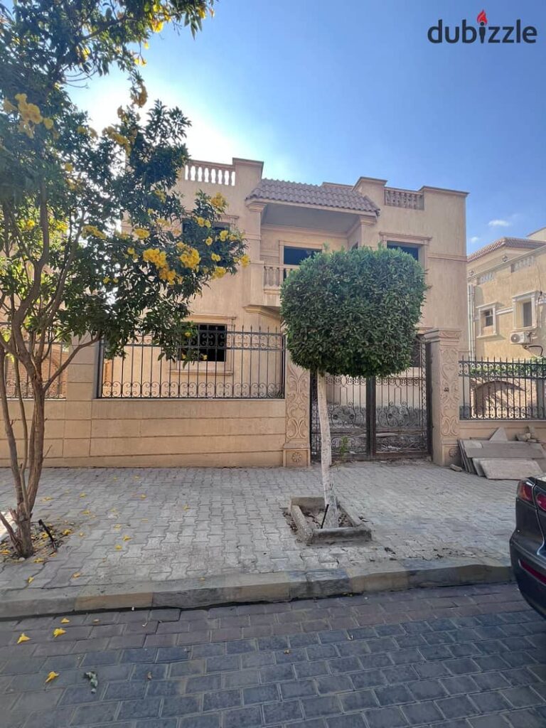 للبيع فيلا بالشيخ زايد كمبوند جرين هيلز امام بالم هيلز 390م 0