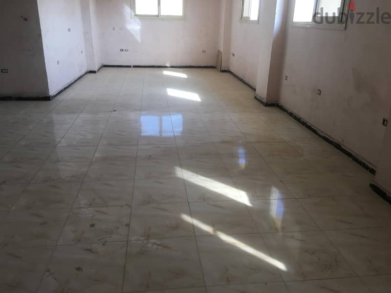 مصنع بالكامل للايجار مباني ١٣٠٠ متر آرض ٣٠٠ متر 0