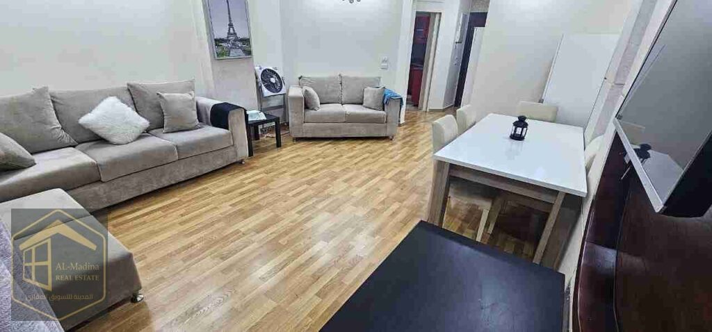 للبيع بالرحاب شقة ٩٠ متر بالفرش والاجهزة  بالمرحلة الخامسة 0