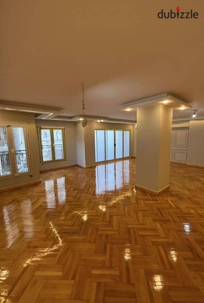 شقة للايجار خلف جامع مصطفى محمود 220م تشطيب سوبر لوكس مدخل فاخر 0