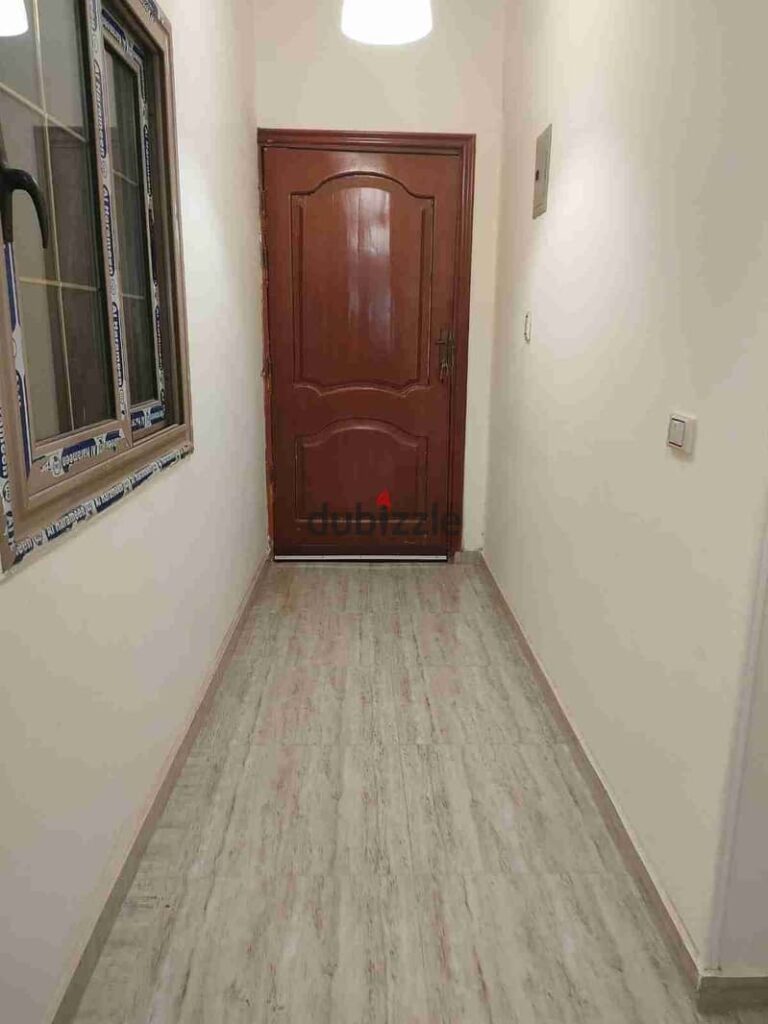 شقة للايجار سكنى او ادارى بالبنفسج فيلات ٢ ع محور احمد شوقى مباشرتنا 0