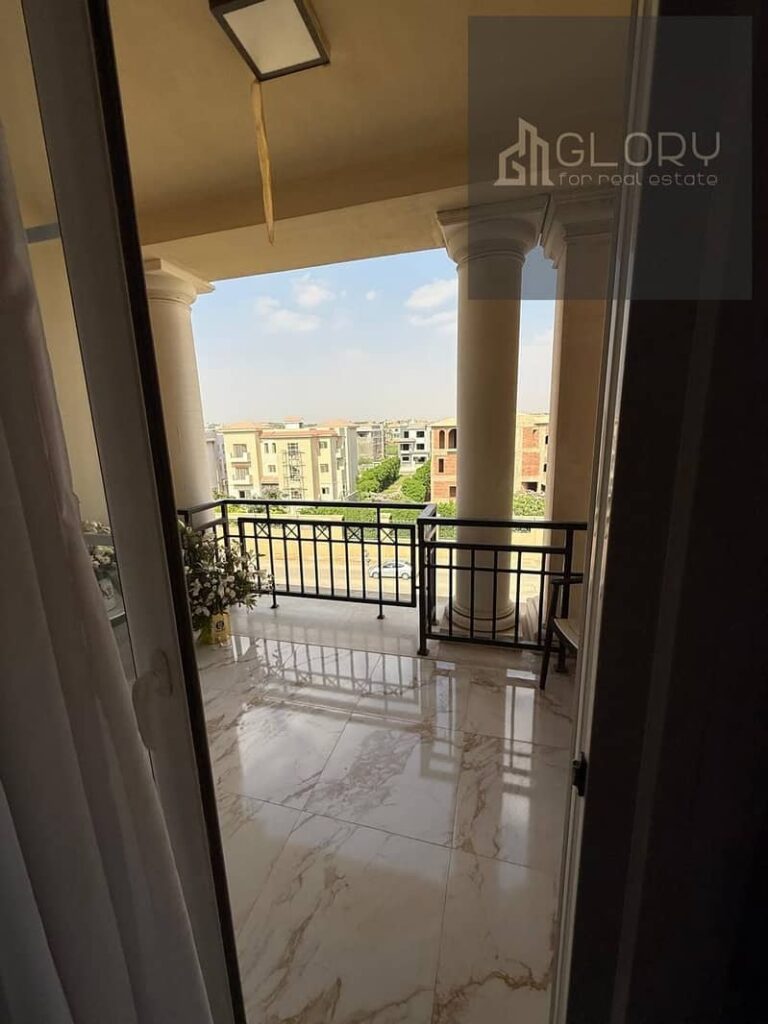 للبيع شقة في كومبوند ريجنس بارك التجمع الخامس القاهرة الجديدة متشطبة بالمطبخ  مساحة  125 متر 0