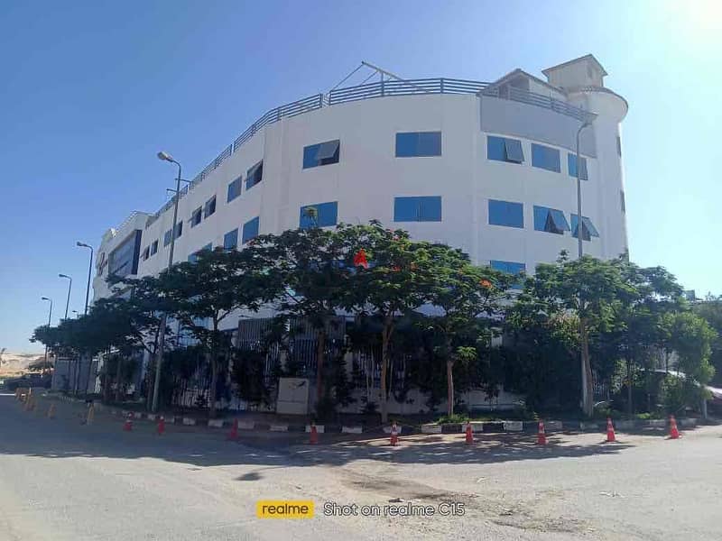 اقل ايجار مقر اداري القاهرة الجديده بأميز موقع واعلي تشطيب ومميزات محور محمد نجيب  بجوار جوازات الأجانب الدور ١١٠٠ سعر المتر 375 ج/م للشركات الكبري والعالميه 0