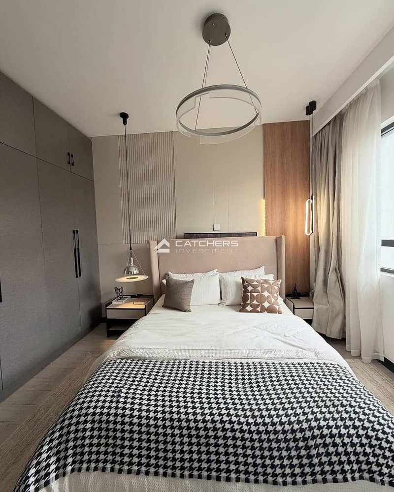 استلام فوري و بخصم 30% و تشطيب كامل الترا سوبر لوكس بالتكييفات شقة 195 متر في قلب التجمع الخامس 0