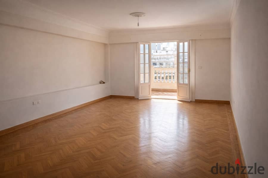 في افضل موقع في سابا باشا شقة سكنية 150 م الدور الثامن والأخير غزل كامل أسانسير 0